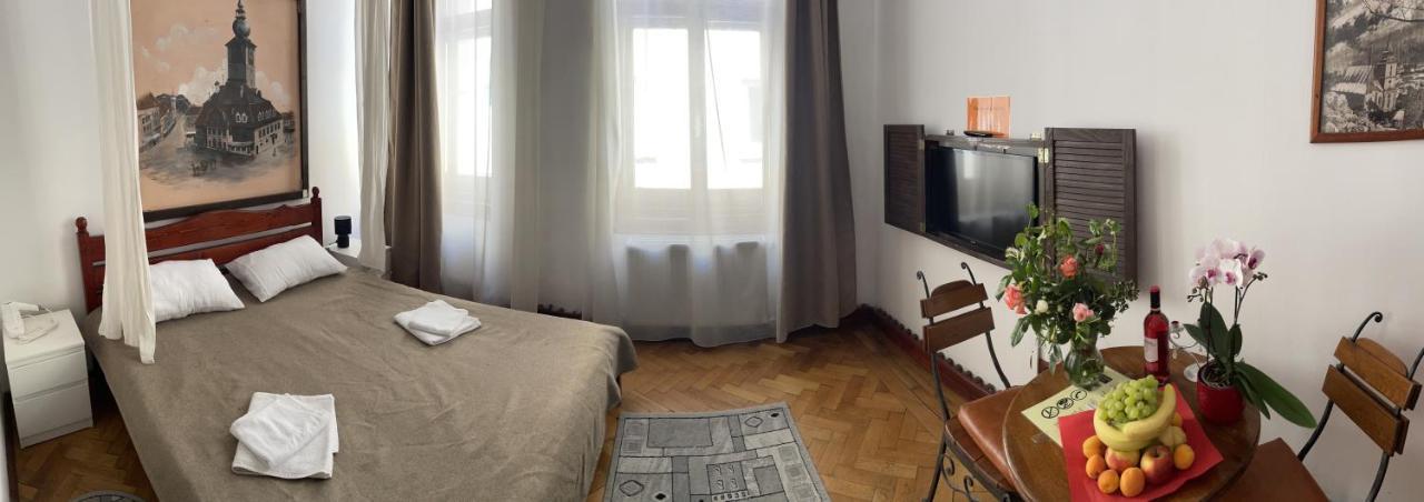 Pensiunea Noemi Brasov Ngoại thất bức ảnh