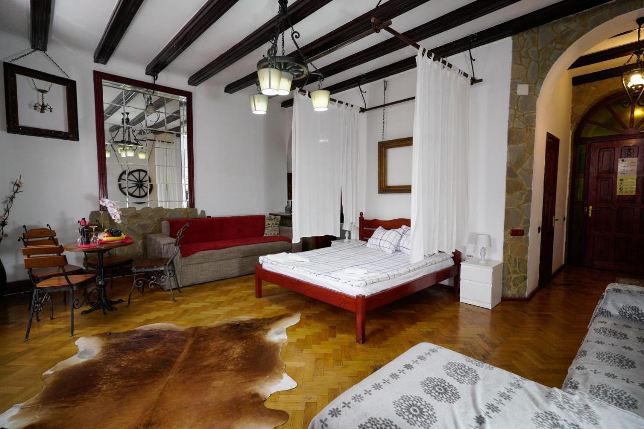Pensiunea Noemi Brasov Ngoại thất bức ảnh
