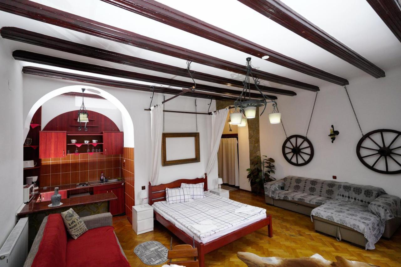 Pensiunea Noemi Brasov Ngoại thất bức ảnh