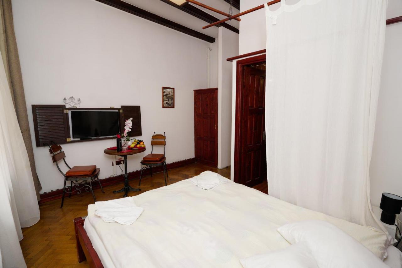 Pensiunea Noemi Brasov Ngoại thất bức ảnh