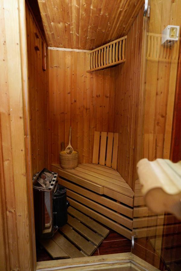 Pensiunea Noemi Brasov Ngoại thất bức ảnh