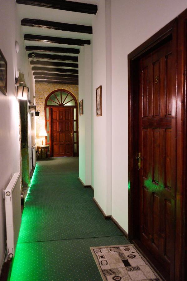 Pensiunea Noemi Brasov Ngoại thất bức ảnh